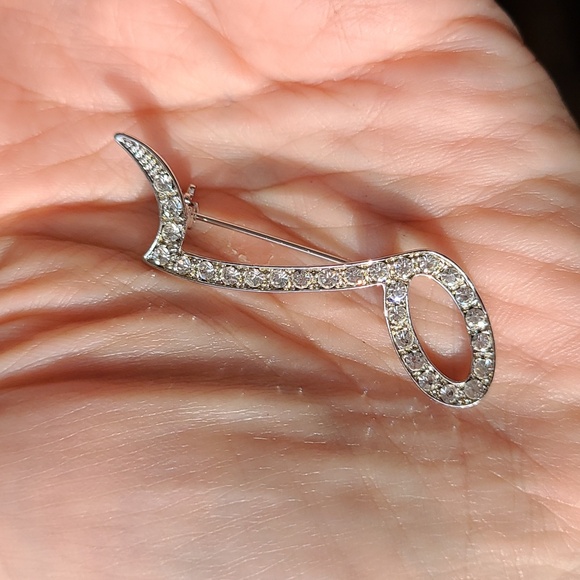 2/$12 Music note silvertone Rhinestone brooch - Picture 4 of 4